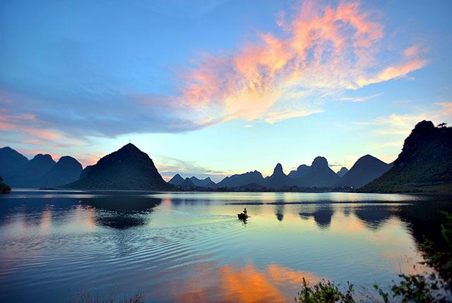 Scene of Chenglong Lake